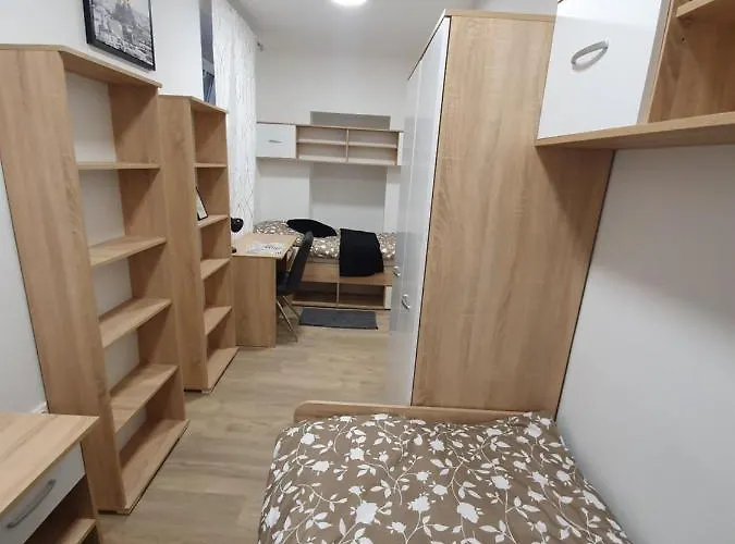 Railway Station Modern 아파트 *